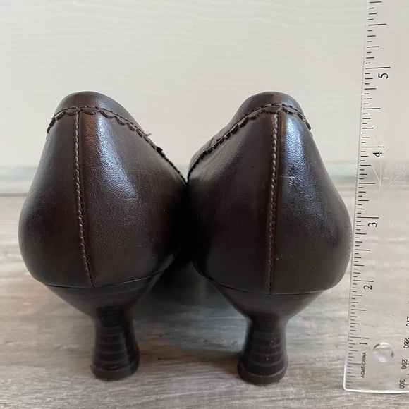 Brown bow heels, size 8 - Picture 7 of 7